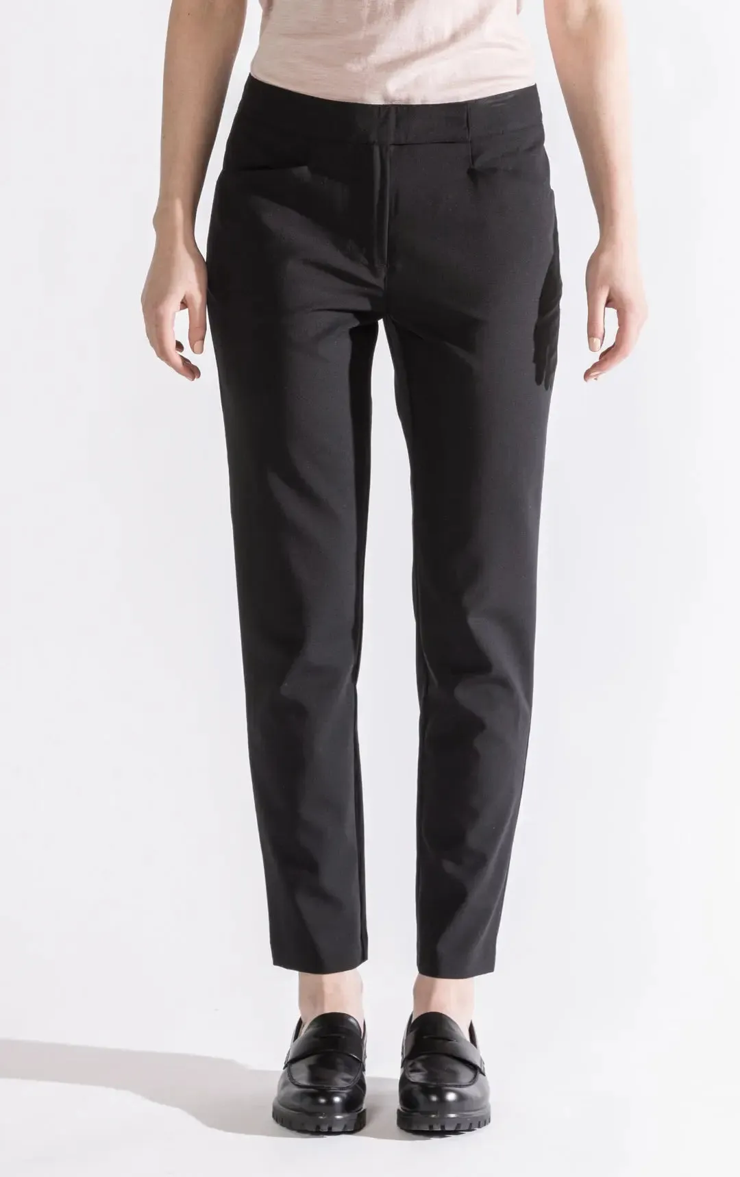 LIGHTWEIGHT WOOL BLEND SLIM LEG TROUSER