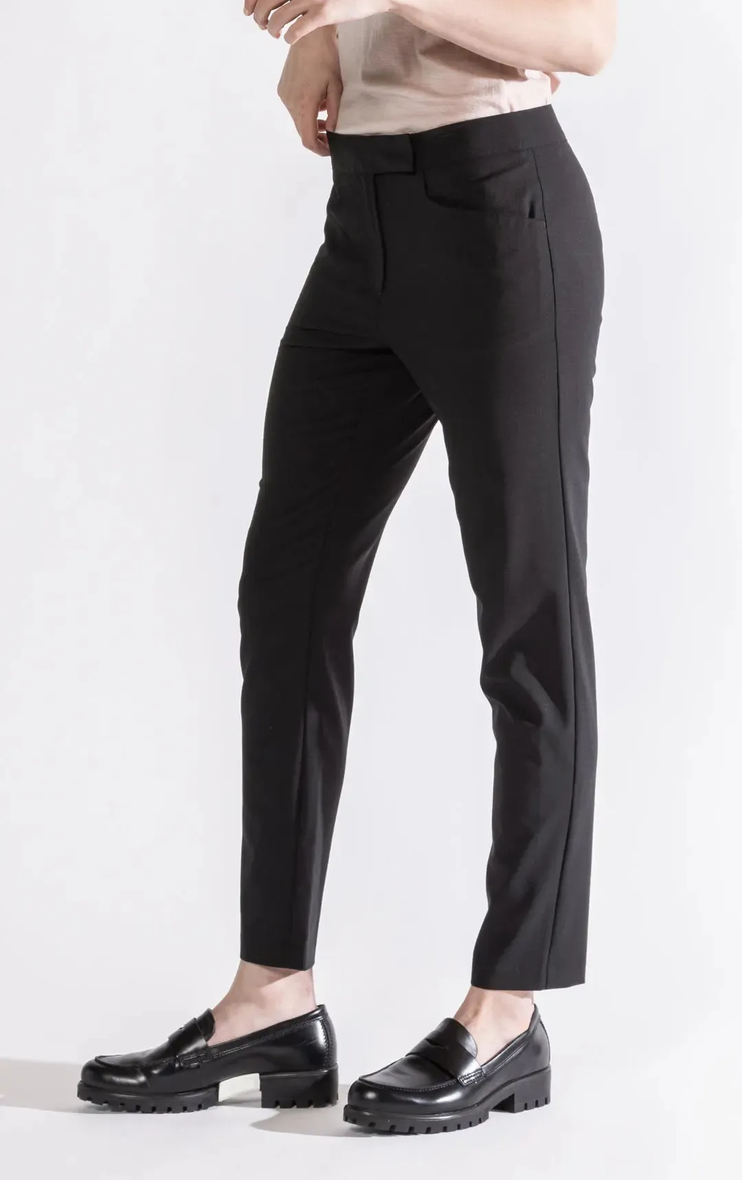 LIGHTWEIGHT WOOL BLEND SLIM LEG TROUSER